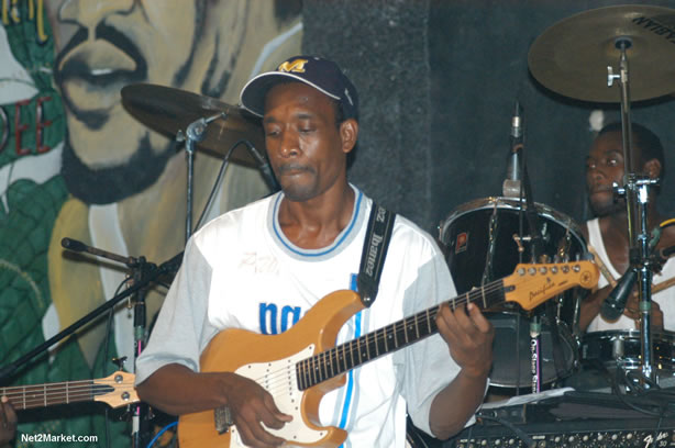 Reggae Superstar - Bush Man @ Bourbon Beach with Boddy Dread & Singing Honour - Presented by Our Music Promotions - Omar & Ama-Donna - Saturday, May 14, 2005 - Negril Travel Guide, Negril Jamaica WI - http://www.negriltravelguide.com - info@negriltravelguide.com...!