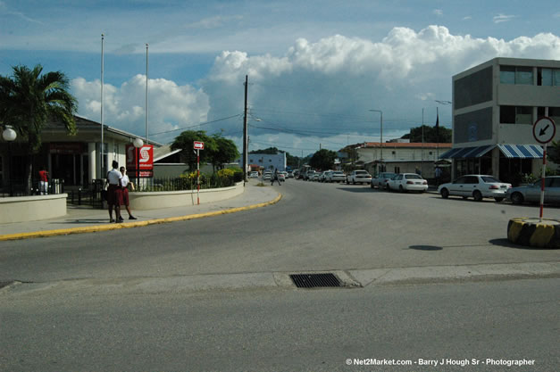 A Walk Around Lucea One Way - Caribbean Medical Mission, Wednesday, October 18, 2006 - Negril Travel Guide, Negril Jamaica WI - http://www.negriltravelguide.com - info@negriltravelguide.com...!