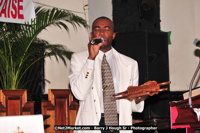 Lucea United Church - Unitied Church in Jamaica and Cayman Islands - Worship Service & Celebration of the Sacrament of Holy Communion - Special Guests: Hanover Homecoming Foundation & His excellency The Most Honourable Professor Sir Kenneth Hall Governor General of Jamaica - Sunday, August 3, 2008 - Hanover Homecoming Foundation LTD Jamaica - Wherever you roam ... Hanover bids you ... come HOME - Sunday, August 3 to Saturday, August 9, 2008 - Hanover Jamaica - Photographs by Net2Market.com - Barry J. Hough Sr. Photojournalist/Photograper - Photographs taken with a Nikon D300 - Negril Travel Guide, Negril Jamaica WI - http://www.negriltravelguide.com - info@negriltravelguide.com...!