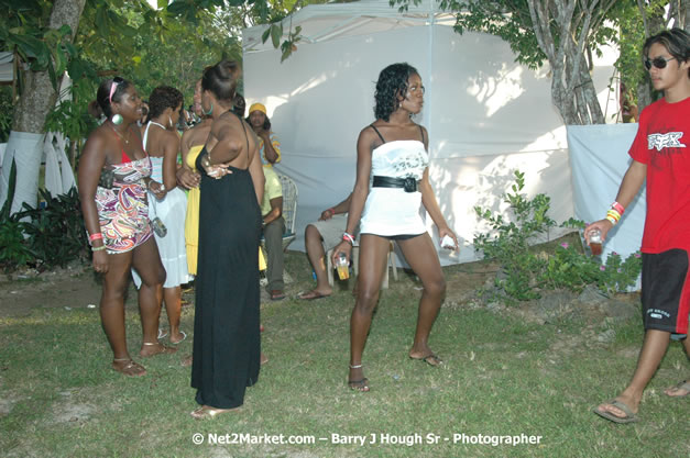 Hybrid Go Ultra - Independence Negril 2K7 - A Barefoot Beach Party @ The Hybrid Beach Cove aka Half Moon Beach Club, Sunday, August 5, 2007, Half Moon Beach, Hanover Parish, Jamaica - Negril Travel Guide.com, Negril Jamaica WI - http://www.negriltravelguide.com - info@negriltravelguide.com...!