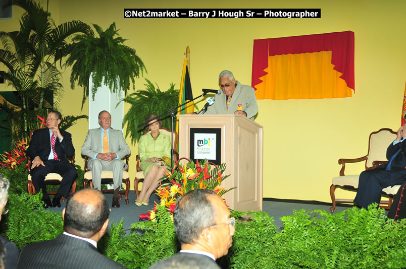 The Unveiling Of The Commemorative Plaque By The Honourable Prime Minister, Orette Bruce Golding, MP, And Their Majesties, King Juan Carlos I And Queen Sofia Of Spain - On Wednesday, February 18, 2009, Marking The Completion Of The Expansion Of Sangster International Airport, Venue at Sangster International Airport, Montego Bay, St James, Jamaica - Wednesday, February 18, 2009 - Photographs by Net2Market.com - Barry J. Hough Sr, Photographer/Photojournalist - Negril Travel Guide, Negril Jamaica WI - http://www.negriltravelguide.com - info@negriltravelguide.com...!