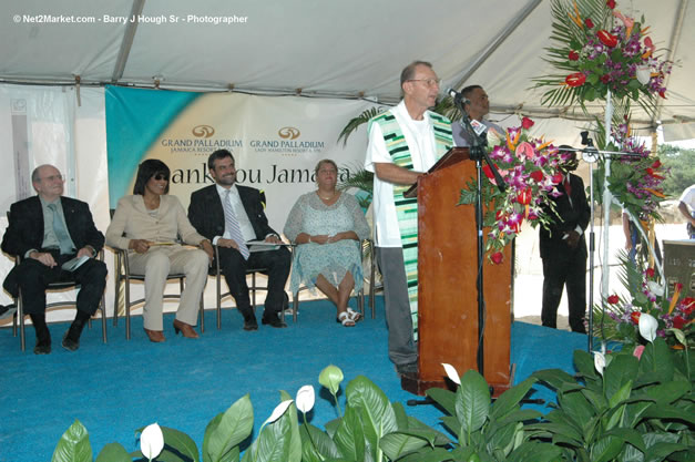 Palladium Hotels & Resorts - Groundbreaking of the 1600-Room Grand Palladium Lady Hamilton Resort & Spa and the Grand Palludium Jamaica Resort & Spa - Special Address: The Most Honorable Portia Simpson-Miller, O.N., M.P., Prime Minister of Jamaica - The Point, Lucea, Hanover, Saturday, November 11, 2006 @ 2:00 pm - Negril Travel Guide, Negril Jamaica WI - http://www.negriltravelguide.com - info@negriltravelguide.com...!