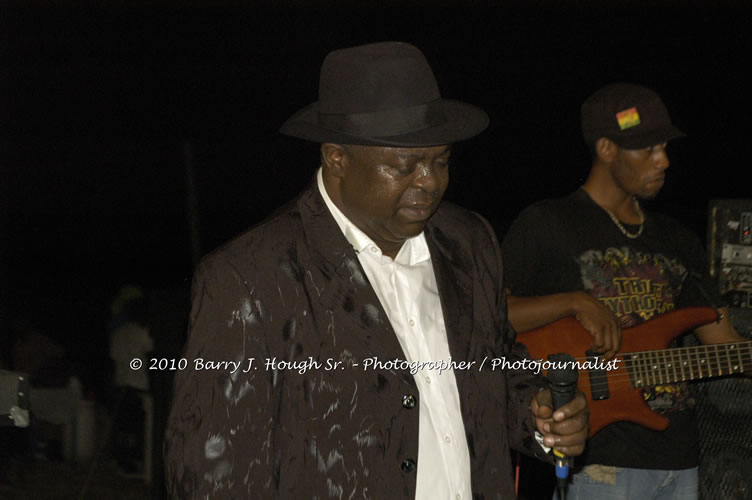 Chaka Demus & Pliers - Live In Concert @ Negril Escape Resort and Spa, December 8, 2009, One Love Drive, West End, Negril, Westmoreland, Jamaica W.I. - Photographs by Net2Market.com - Barry J. Hough Sr, Photographer/Photojournalist - Negril Travel Guide, Negril Jamaica WI - http://www.negriltravelguide.com - info@negriltravelguide.com...!