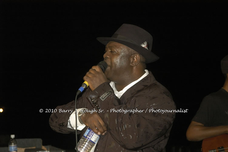 Chaka Demus & Pliers - Live In Concert @ Negril Escape Resort and Spa, December 8, 2009, One Love Drive, West End, Negril, Westmoreland, Jamaica W.I. - Photographs by Net2Market.com - Barry J. Hough Sr, Photographer/Photojournalist - Negril Travel Guide, Negril Jamaica WI - http://www.negriltravelguide.com - info@negriltravelguide.com...!