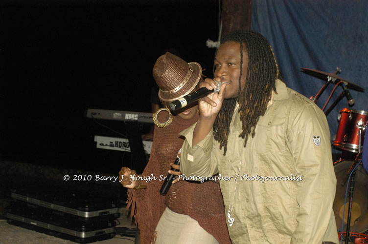 Etana - Live In Concert - One Love Reggae Concert Series 09/10 @ Negril Escape Resort and Spa, December 22, 2009, One Love Drive, West End, Negril, Westmoreland, Jamaica W.I. - Photographs by Net2Market.com - Barry J. Hough Sr, Photographer/Photojournalist - Negril Travel Guide, Negril Jamaica WI - http://www.negriltravelguide.com - info@negriltravelguide.com...!