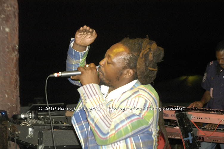 Marcia Griffiths & Edge Michael - Live In Concert - One Love Reggae Concert Series 09/10 @ Negril Escape Resort and Spa, December 29, 2009, One Love Drive, West End, Negril, Westmoreland, Jamaica W.I. - Photographs by Net2Market.com - Barry J. Hough Sr, Photographer/Photojournalist - Negril Travel Guide, Negril Jamaica WI - http://www.negriltravelguide.com - info@negriltravelguide.com...!