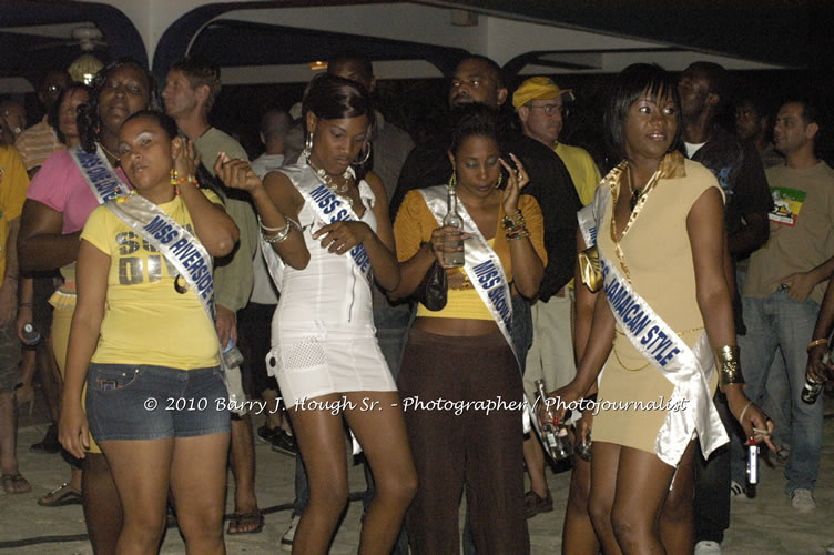 Richie Spice - Live In Concert - One Love Reggae Concert Series 09/10 @ Negril Escape Resort and Spa, January 19, 2010, One Love Drive, West End, Negril, Westmoreland, Jamaica W.I. - Photographs by Net2Market.com - Barry J. Hough Sr, Photographer/Photojournalist - Negril Travel Guide, Negril Jamaica WI - http://www.negriltravelguide.com - info@negriltravelguide.com...!