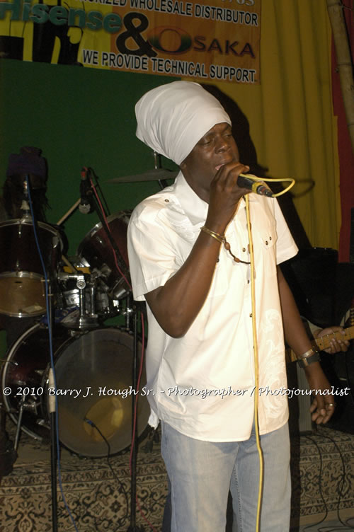 Richie Spice - Live In Concert - One Love Reggae Concert Series 09/10 @ Negril Escape Resort and Spa, January 19, 2010, One Love Drive, West End, Negril, Westmoreland, Jamaica W.I. - Photographs by Net2Market.com - Barry J. Hough Sr, Photographer/Photojournalist - Negril Travel Guide, Negril Jamaica WI - http://www.negriltravelguide.com - info@negriltravelguide.com...!