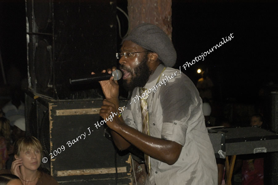  Tarrus Riley - Live in Concert - at the One Love Reggae Concert Series 09/10 @ Negril Escape Resort & Spa - Also Featuring: Mistic Bowie, Monday Justice, Cash, Dean Frazier - DJ Gemini - MC Oliver Cargill, Negril Escape Resort & Spa, One Love Drive, West End, Negril, Westmoreland, Jamaica W.I. - Tuesday, November 17, 2009 - Photographs by Net2Market.com - Barry J. Hough Sr, Photographer / Photojournalist - Photos taken with a Nikon D70, D100, or D300 - Negril Travel Guide, Negril Jamaica WI - http://www.negriltravelguide.com - info@negriltravelguide.com...!