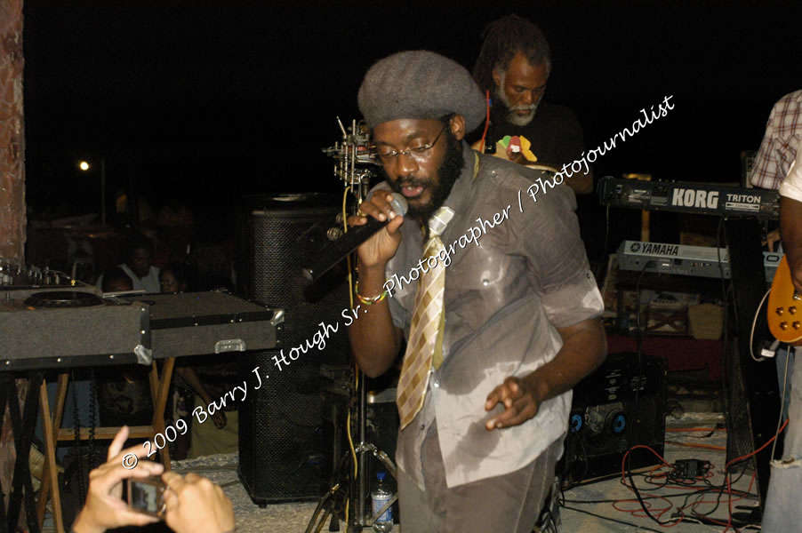  Tarrus Riley - Live in Concert - at the One Love Reggae Concert Series 09/10 @ Negril Escape Resort & Spa - Also Featuring: Mistic Bowie, Monday Justice, Cash, Dean Frazier - DJ Gemini - MC Oliver Cargill, Negril Escape Resort & Spa, One Love Drive, West End, Negril, Westmoreland, Jamaica W.I. - Tuesday, November 17, 2009 - Photographs by Net2Market.com - Barry J. Hough Sr, Photographer / Photojournalist - Photos taken with a Nikon D70, D100, or D300 - Negril Travel Guide, Negril Jamaica WI - http://www.negriltravelguide.com - info@negriltravelguide.com...!