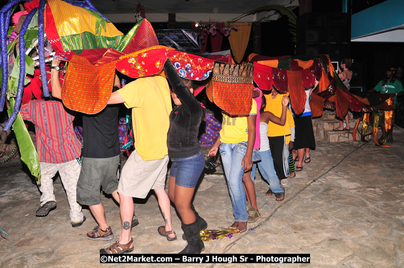 Chinese New Year @ The Sunset Show at Negril Escape - Tuesday, January 27, 2009 - Live Reggae Music at Negril Escape - Tuesday Nights 6:00PM to 10:00 PM - Photographs by Net2Market.com - Barry J. Hough Sr, Photographer/Photojournalist - Negril Travel Guide, Negril Jamaica WI - http://www.negriltravelguide.com - info@negriltravelguide.com...!