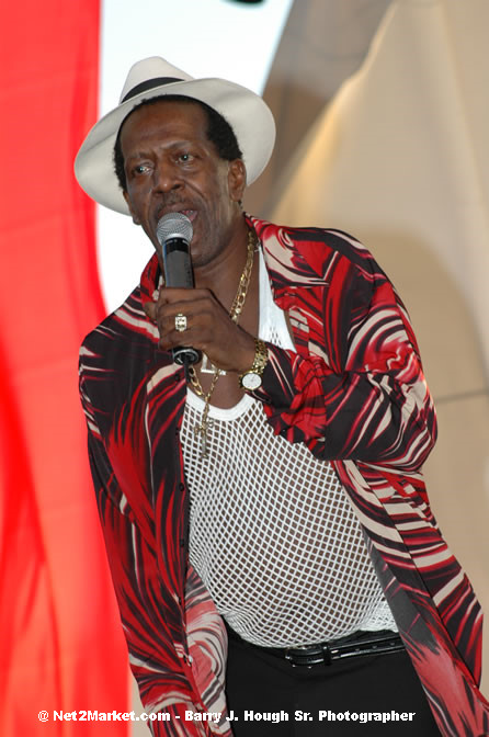 Gregory Isaacs - Tru Juice Rebel Salute 2006 - Reggae's Premiere Roots Festival - Pre-Show Venue Photos -Port Kaiser Sports Club, Saturday, January 14, 2006 - Negril Travel Guide, Negril Jamaica WI - http://www.negriltravelguide.com - info@negriltravelguide.com...!