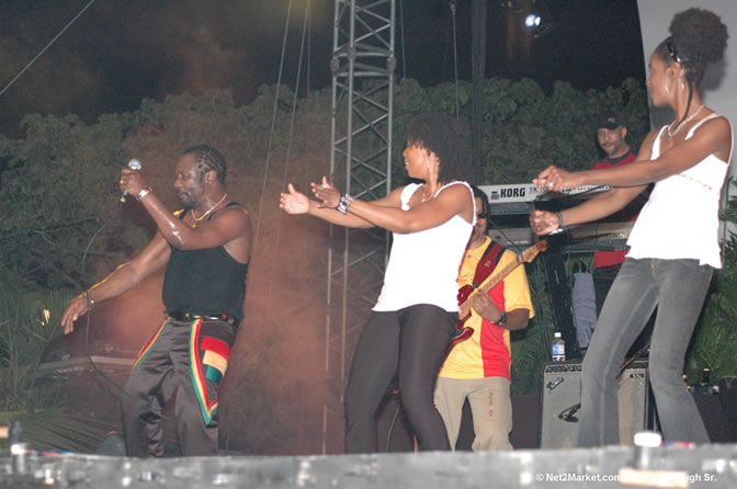 Toots and The Maytails - Red Stripe Reggae Sumfest 2005 - International Night #2 - July 23th, 2005 - Negril Travel Guide, Negril Jamaica WI - http://www.negriltravelguide.com - info@negriltravelguide.com...!