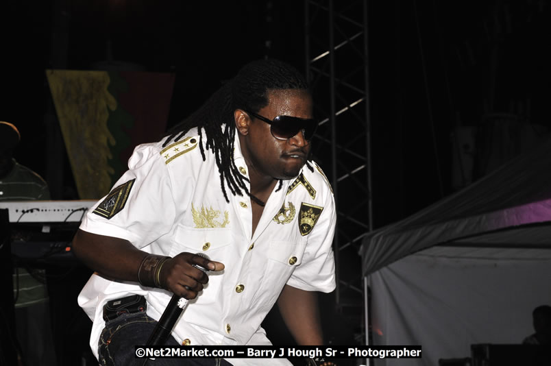 Bonafide @ Red Stripe Reggae Sumfest 2008 International Night 2, Catherine Hall, Montego Bay - Saturday, July 19, 2008 - Reggae Sumfest 2008 July 13 - July 19, 2008 - Photographs by Net2Market.com - Barry J. Hough Sr. Photojournalist/Photograper - Photographs taken with a Nikon D300 - Negril Travel Guide, Negril Jamaica WI - http://www.negriltravelguide.com - info@negriltravelguide.com...!