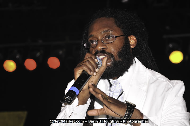 Tarrus Riley @ Red Stripe Reggae Sumfest 2008 International Night 2, Catherine Hall, Montego Bay - Saturday, July 19, 2008 - Reggae Sumfest 2008 July 13 - July 19, 2008 - Photographs by Net2Market.com - Barry J. Hough Sr. Photojournalist/Photograper - Photographs taken with a Nikon D300 - Negril Travel Guide, Negril Jamaica WI - http://www.negriltravelguide.com - info@negriltravelguide.com...!