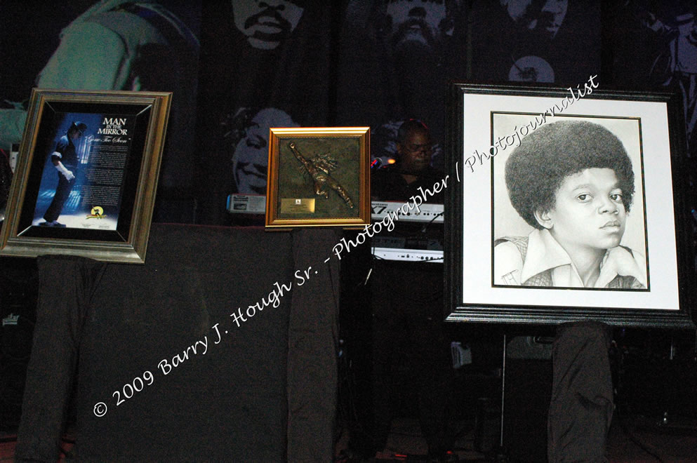  Michael Jackson - A Lifetime Achievement Award was presented to Michael Jackson and received by Tito Jackson @ Reggae Sumfest 2009 - International Night 2 - Reggae Sumfest 2009,Catherine Hall, Montego Bay, St. James, Jamaica W.I. - Saturday, July 25, 2009 - Reggae Sumfest 2009, July 19 - 25, 2009 - Photographs by Net2Market.com - Barry J. Hough Sr. Photojournalist/Photograper - Photographs taken with a Nikon D70, D100, or D300 - Negril Travel Guide, Negril Jamaica WI - http://www.negriltravelguide.com - info@negriltravelguide.com...!