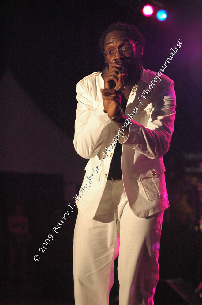 Tarrus Riley @ Reggae Sumfest 2009 - International Night 2 - Reggae Sumfest 2009,Catherine Hall, Montego Bay, St. James, Jamaica W.I. - Saturday, July 25, 2009 - Reggae Sumfest 2009, July 19 - 25, 2009 - Photographs by Net2Market.com - Barry J. Hough Sr. Photojournalist/Photograper - Photographs taken with a Nikon D70, D100, or D300 - Negril Travel Guide, Negril Jamaica WI - http://www.negriltravelguide.com - info@negriltravelguide.com...!