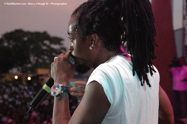 Beenie Man - Red Stripe Reggae Sumfest 2006 - Stormfront - The Blazing Dance Hall Night - Thursday, July 20, 2006 - Catherine Hall Venue - Montego Bay, Jamaica - Negril Travel Guide, Negril Jamaica WI - http://www.negriltravelguide.com - info@negriltravelguide.com...!