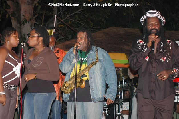 Tarrus Riley, Jimmy Riley, and Dwayne Stephensen - Money Cologne Promotions in association with "British Link Up" presents Summer Jam featuring She's Royal Tarrus Riley & Jimmy Riley - Plus Ras Slick, Sham Dawg, and Whiskey Bagio @ Roots Bamboo, Norman Manley Boulevard, Negril, Jamaica W.I. - Backed up Dean Fraser & The Hurricanne Band - MC Barry G and Rev. BB - July 25, 2007 - Negril Travel Guide.com, Negril Jamaica WI - http://www.negriltravelguide.com - info@negriltravelguide.com...!