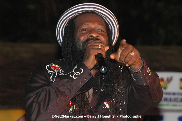 Tarrus Riley, Jimmy Riley, and Dwayne Stephensen - Money Cologne Promotions in association with "British Link Up" presents Summer Jam featuring She's Royal Tarrus Riley & Jimmy Riley - Plus Ras Slick, Sham Dawg, and Whiskey Bagio @ Roots Bamboo, Norman Manley Boulevard, Negril, Jamaica W.I. - Backed up Dean Fraser & The Hurricanne Band - MC Barry G and Rev. BB - July 25, 2007 - Negril Travel Guide.com, Negril Jamaica WI - http://www.negriltravelguide.com - info@negriltravelguide.com...!