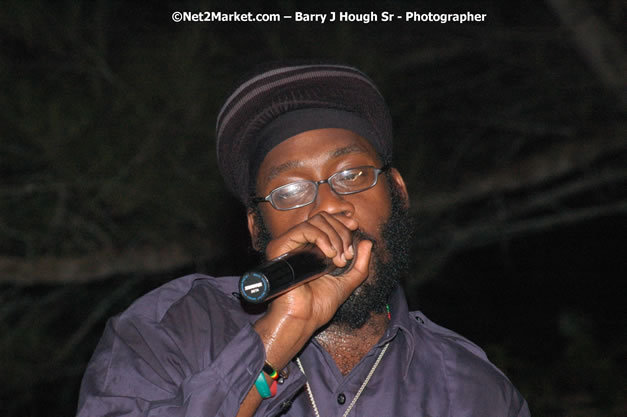 Tarrus Riley, Jimmy Riley, and Dwayne Stephensen - Money Cologne Promotions in association with "British Link Up" presents Summer Jam featuring She's Royal Tarrus Riley & Jimmy Riley - Plus Ras Slick, Sham Dawg, and Whiskey Bagio @ Roots Bamboo, Norman Manley Boulevard, Negril, Jamaica W.I. - Backed up Dean Fraser & The Hurricanne Band - MC Barry G and Rev. BB - July 25, 2007 - Negril Travel Guide.com, Negril Jamaica WI - http://www.negriltravelguide.com - info@negriltravelguide.com...!