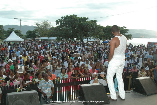 The Ministry of Toursim & The Jamaica Tourist Board present Tourism Awareness Concert in Commemoration of the Start of the 07/08 Winter Tourist Season - Guest Performers: Third World, Tessane Chin, Etana, Assassin, One Third, Christopher Martin, Gumption Band - Saturday, December 15, 2007 - Old Hospital Site, on the Hip Strip, Montego Bay, Jamaica W.I. - Photographs by Net2Market.com - Barry J. Hough Sr, Photographer - Negril Travel Guide, Negril Jamaica WI - http://www.negriltravelguide.com - info@negriltravelguide.com...!