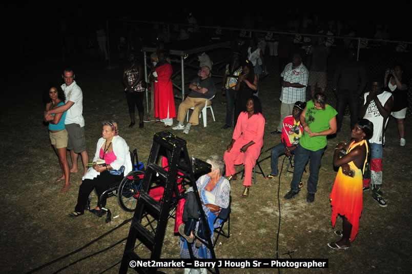 Unite The People An International Reggae Fest, Featuring: Beres Hammond, Coco T, Queen Ifrica, Khalil, Cameal Davis, Iley Dread, Rochelle, Geoffrey Star, Ras Penco, Kool DeLoy, Otis Gayle, J.McKay, Tiney Winey, Venue at Norman Manley Boulevard, Negril, Westmoreland, Jamaica - Saturday, April 4, 2009 - Photographs by Net2Market.com - Barry J. Hough Sr, Photographer/Photojournalist - Negril Travel Guide, Negril Jamaica WI - http://www.negriltravelguide.com - info@negriltravelguide.com...!