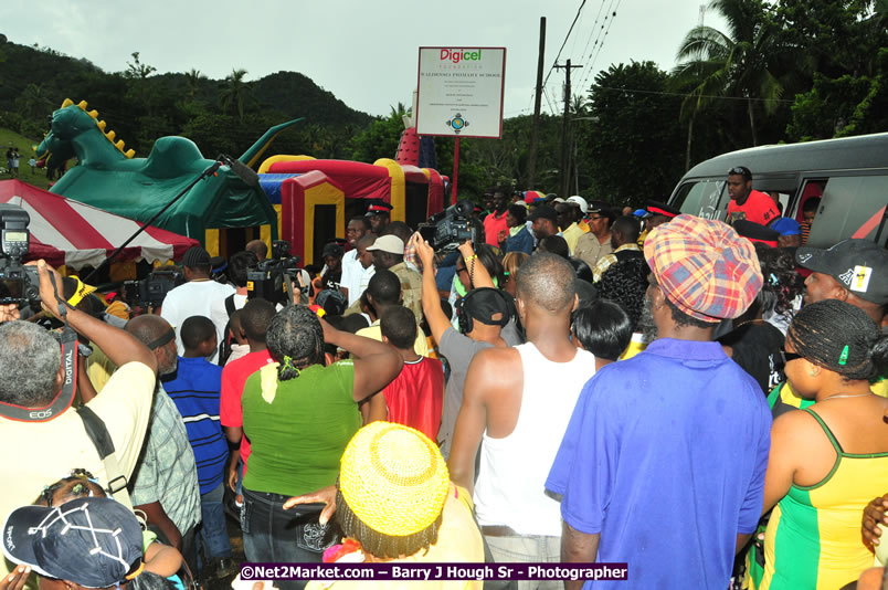 Usain Bolt of Jamaica - The Fastest Man In The World  - Usain Bolt Homecoming Celebrations - Press Conference at the Grand Bahia Principe &amp; Sherwood Content - Waldensia Primary School - Photographs by Net2Market.com - Barry J. Hough Sr. Photojournalist/Photograper - Photographs taken with a Nikon D300 - Negril Travel Guide, Negril Jamaica WI - http://www.negriltravelguide.com - info@negriltravelguide.com...!