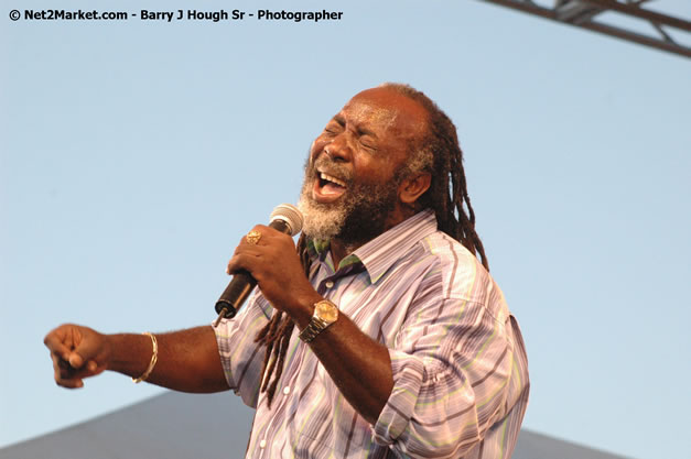 Freddie McGregor @ Western Consciousness 2007 - Presented by King of Kings Productons - Saturday, April 28, 2007 - Llandilo Cultural Centre, Savanna-La-Mar, Westmoreland, Jamaica W.I. - Negril Travel Guide, Negril Jamaica WI - http://www.negriltravelguide.com - info@negriltravelguide.com...!